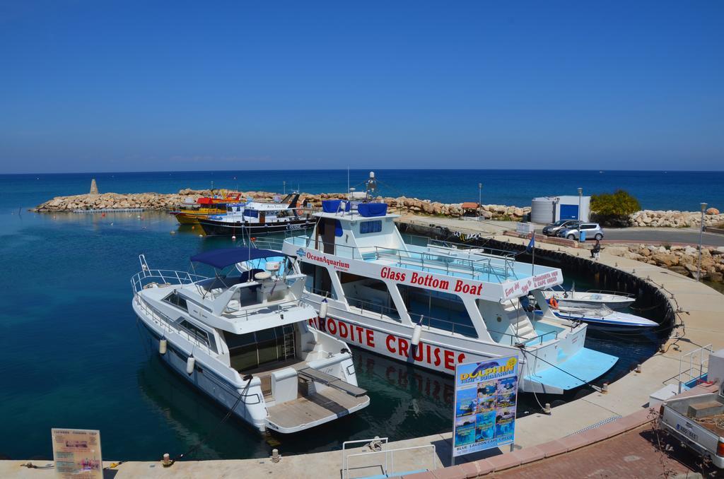 Domino Blue Apartment Paralimni Exterior foto