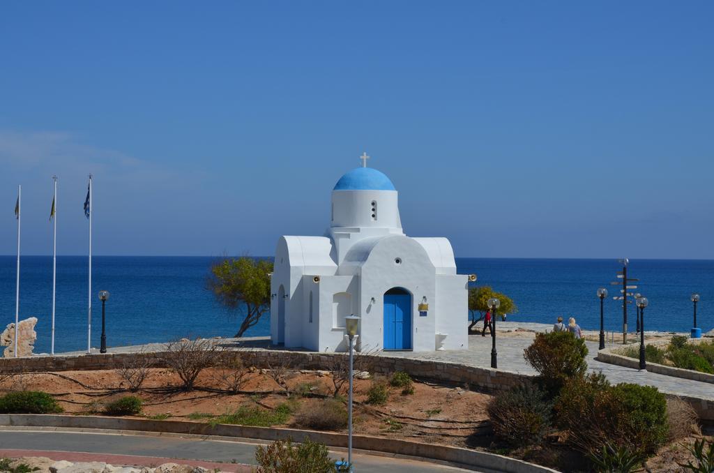 Domino Blue Apartment Paralimni Exterior foto